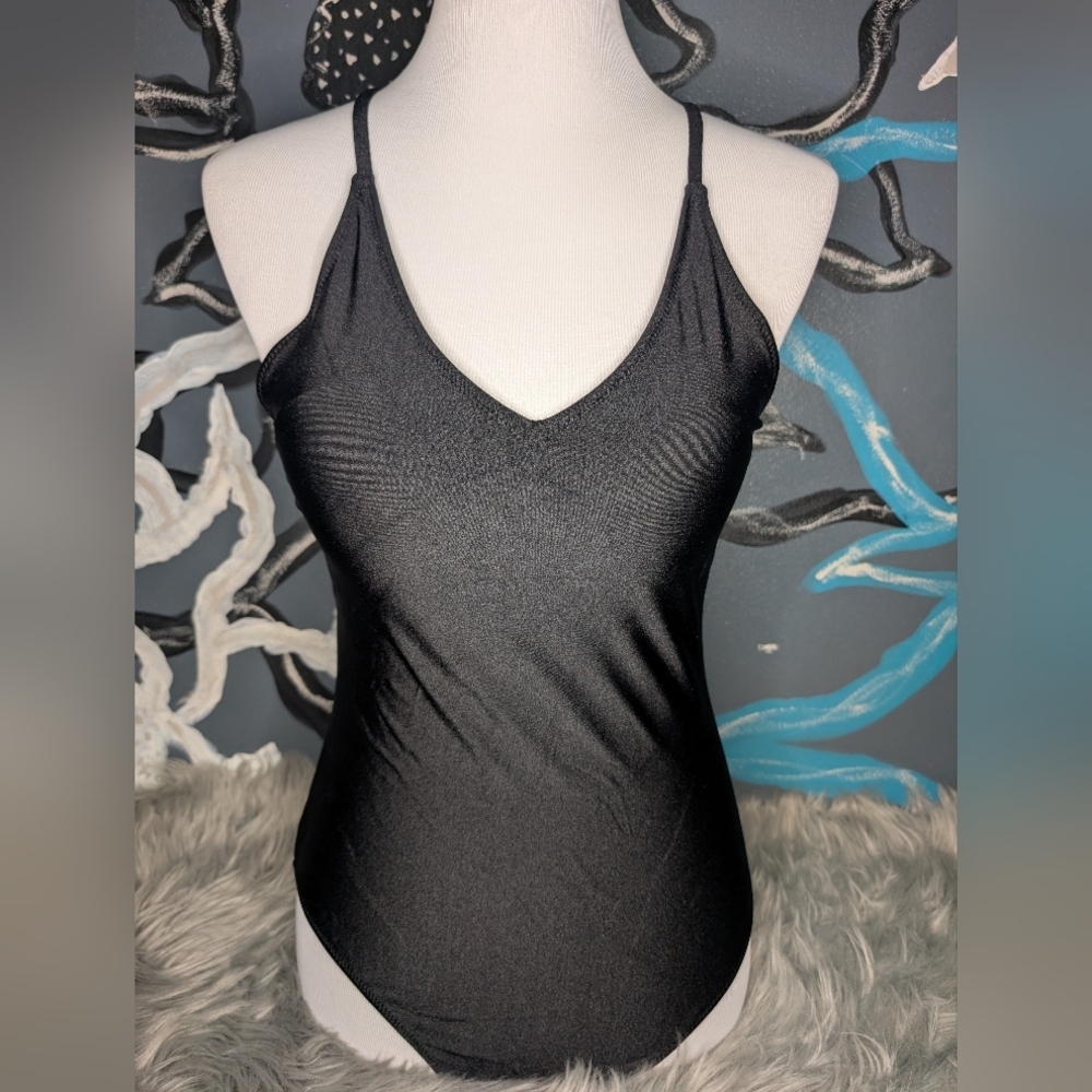NWOT Sleek Black One Piece Swimsuit Medium